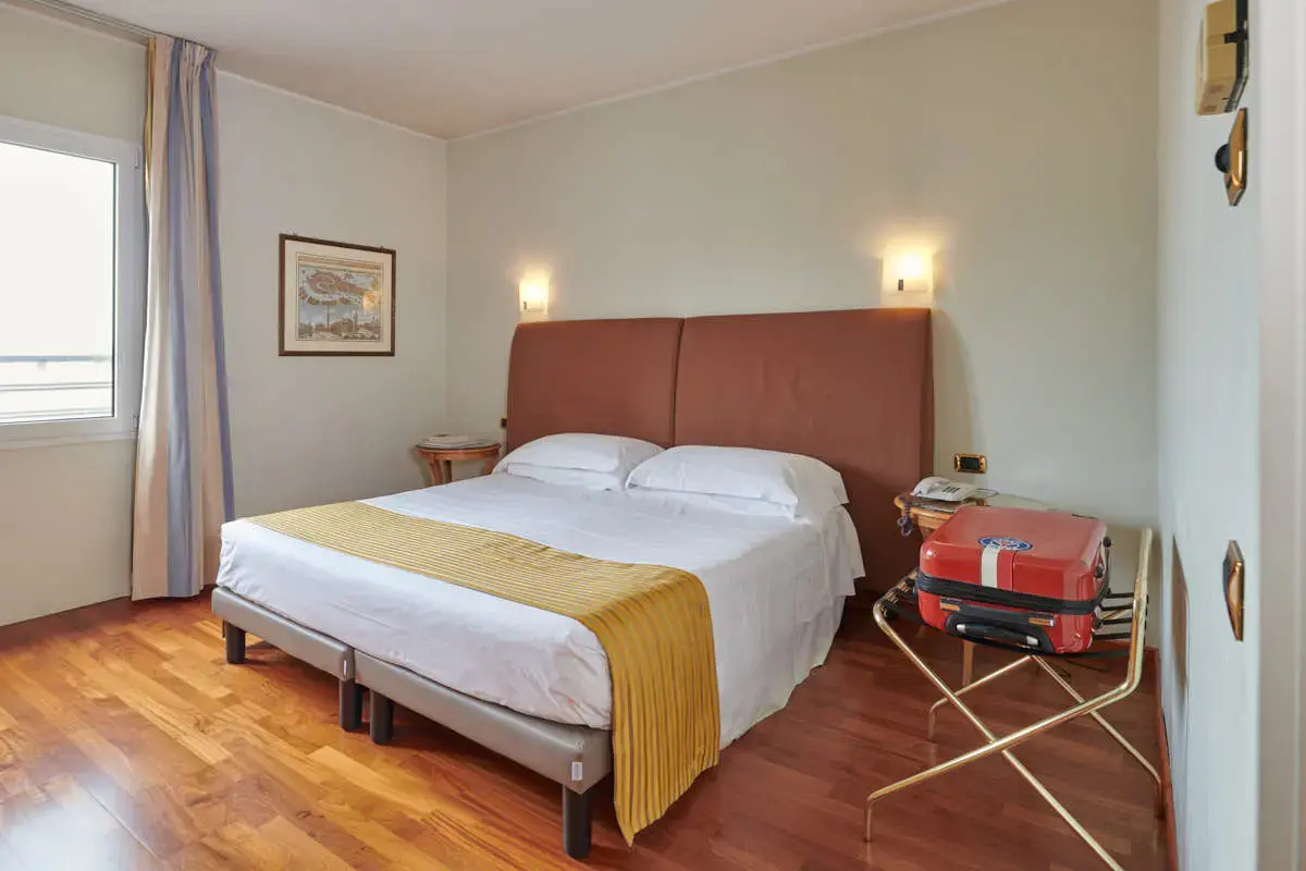 Photo - Hotel Plaza