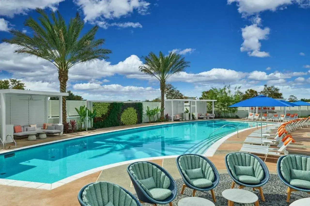 Photo - Walt Disney World Swan