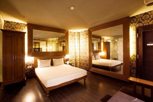 Illigals Hotel