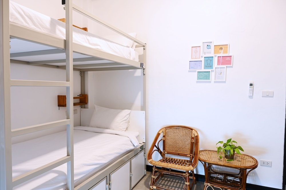 The Dearly Koh Tao Hostel