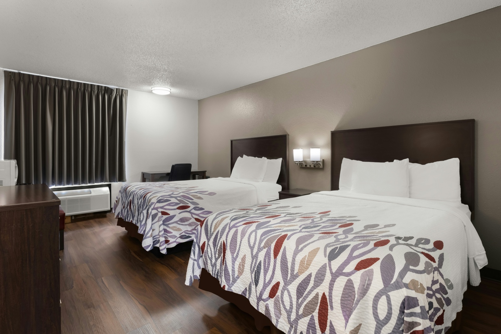 Photo - Red Roof Inn & Suites Savannah Airport