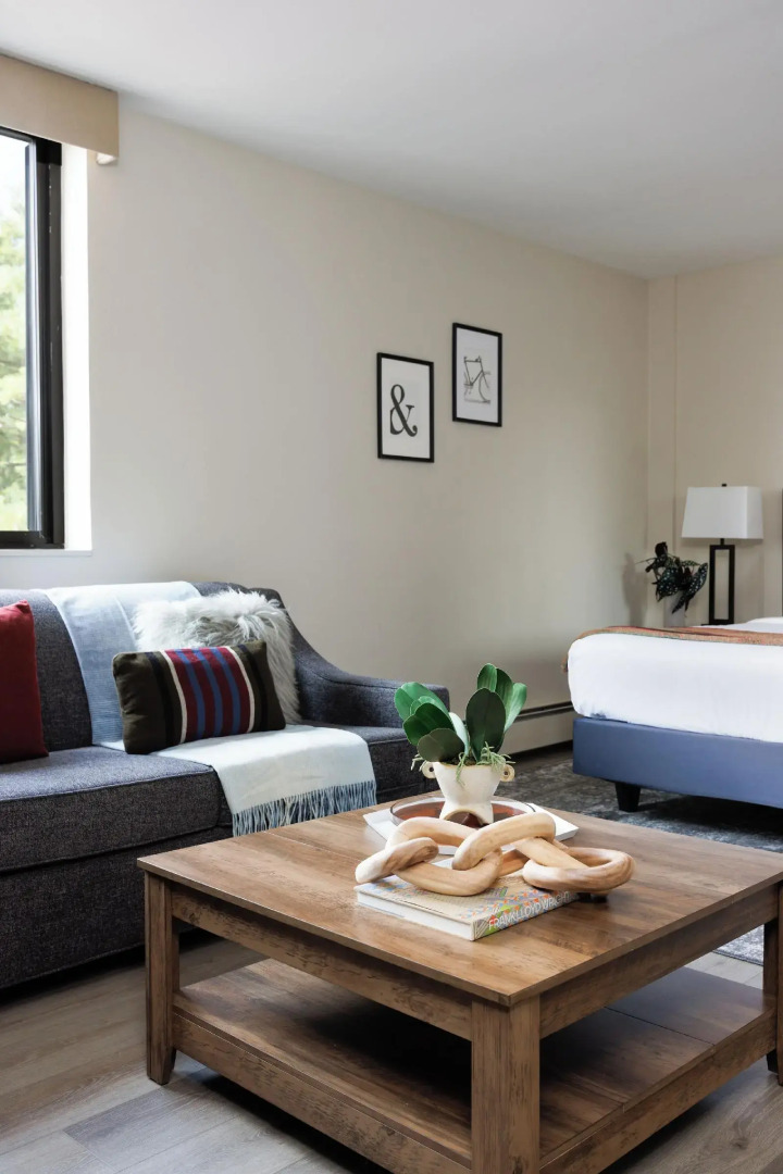 Photo - The Andrew Hotel