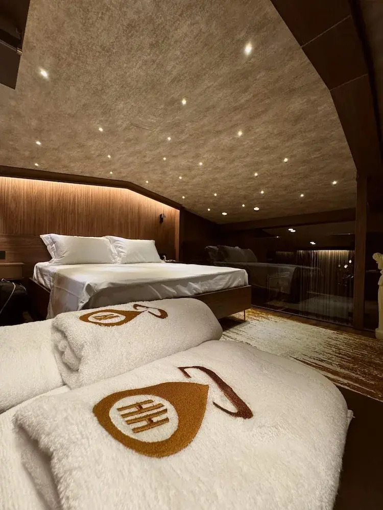 Photo - The HH Point