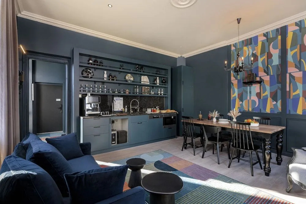 Photo - Corneille - Entrée autonome, réception en ligne - Encore Mieux