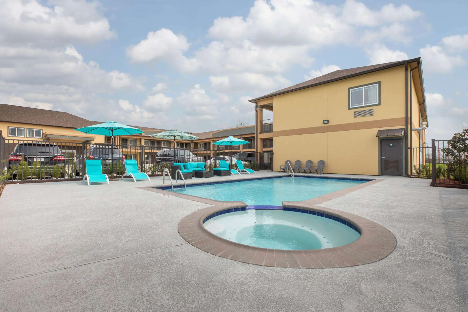Photo - Days Inn & Suites by Wyndham La Porte
