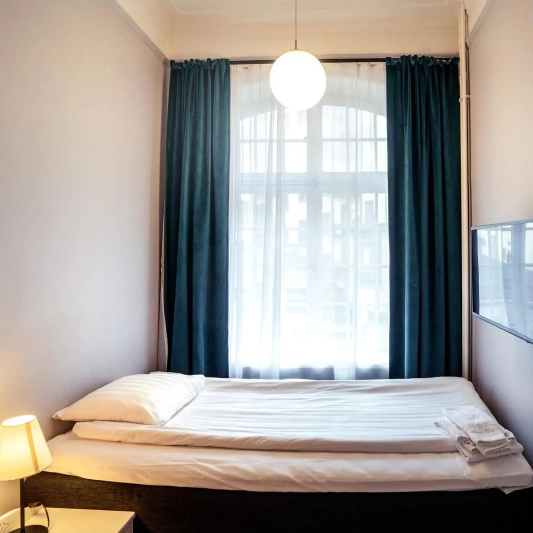 Photo - Queen's Hotel by First Hotels