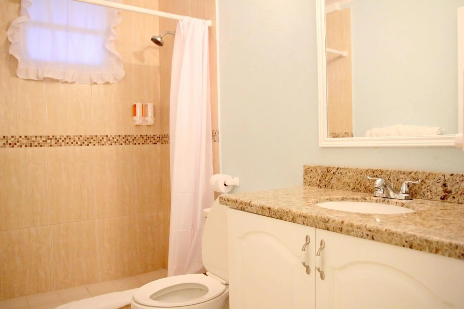 Photo - Dover Beach Hotel
