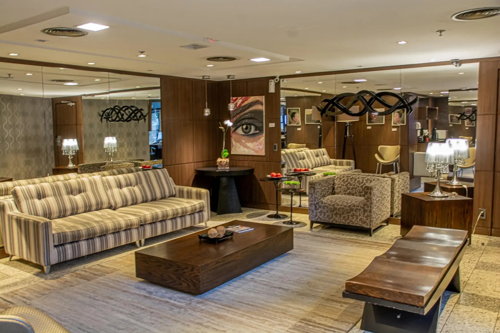 Foto - Manhattan Porto Alegre by Mercure - 5 minutos do Hospital Moinhos de Vento