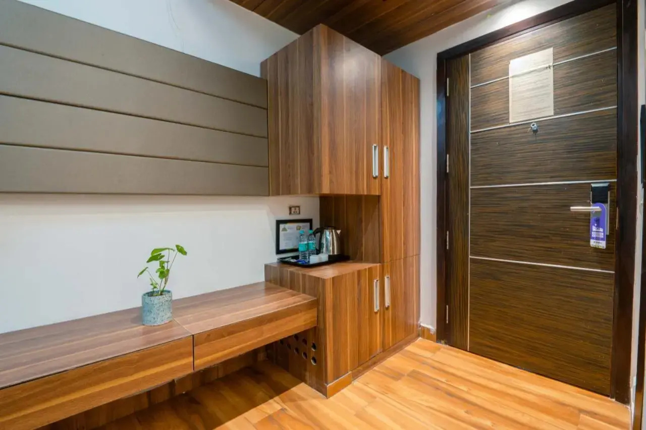 Foto - Treebo Twin Tree