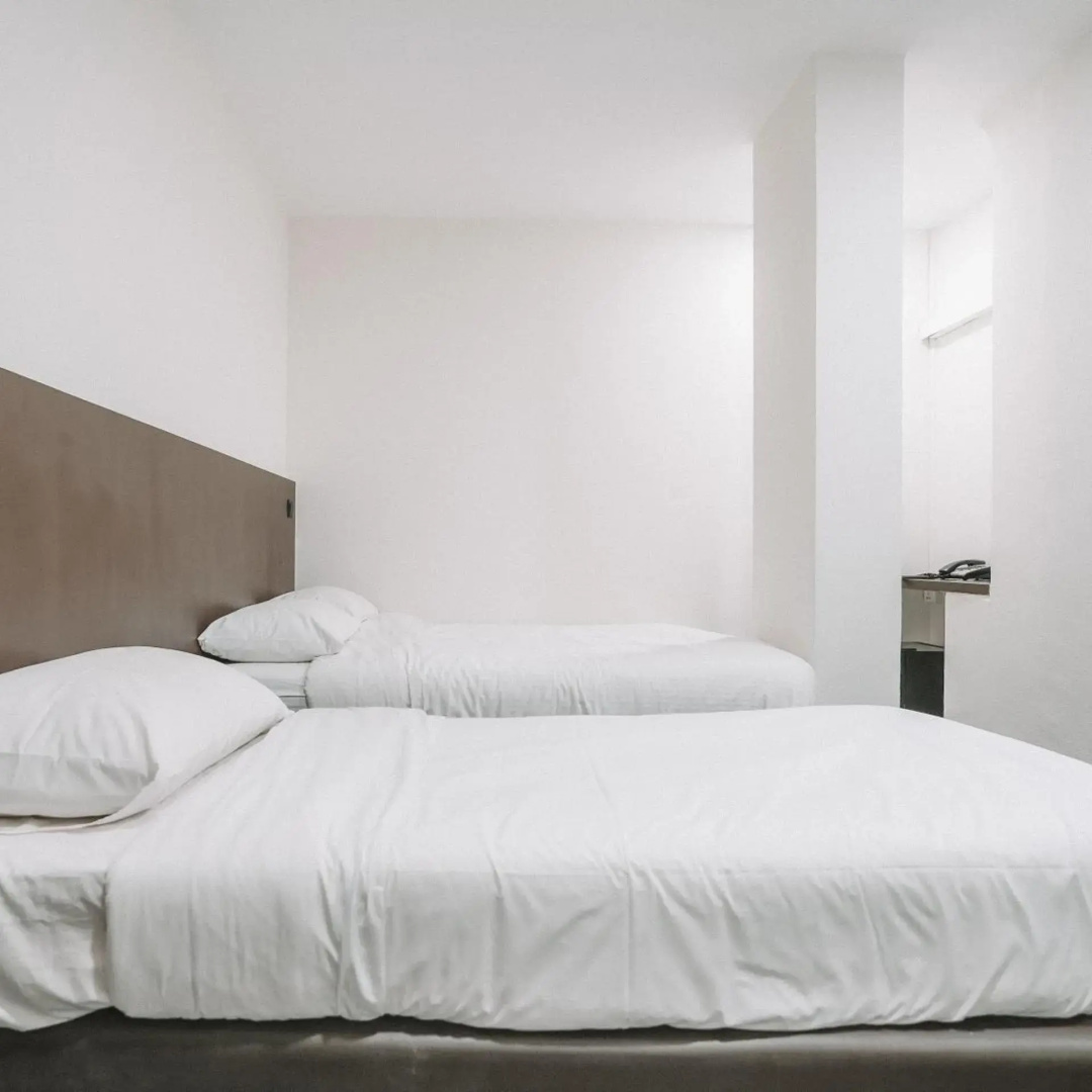 Photo - A Hotel Desker