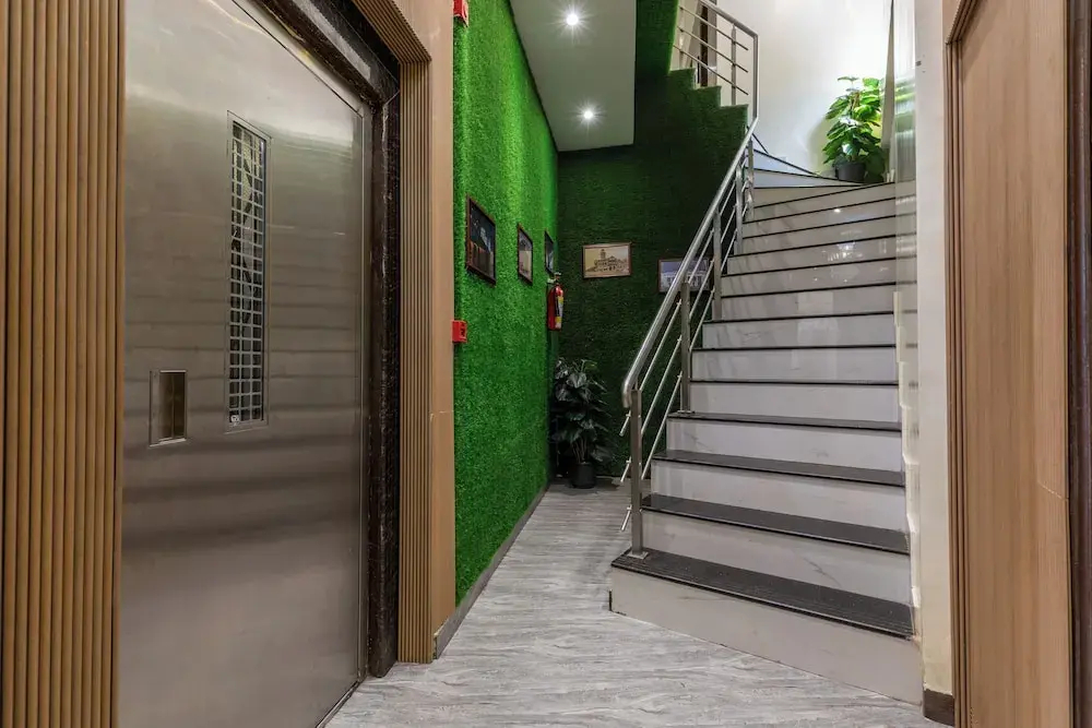 Photo - Hotel Ashyana - Near To Grant Road Station Mumbai