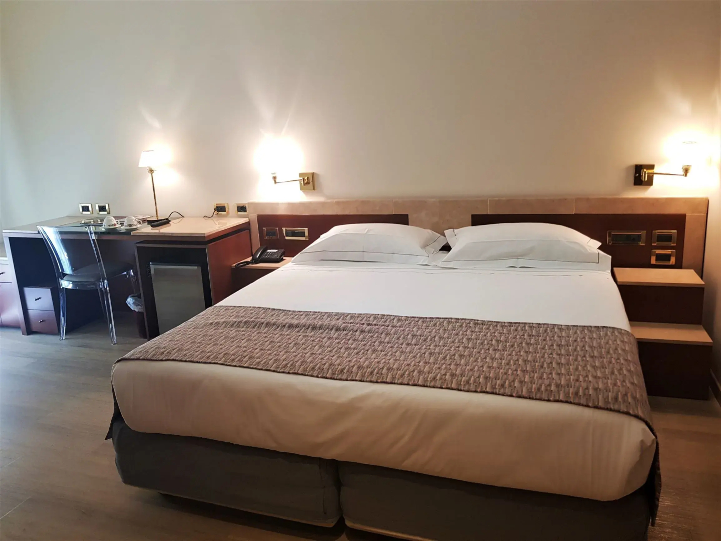 Photo - Astra Hotel