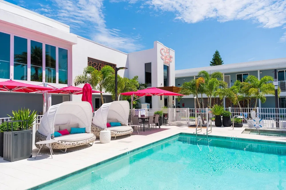 Photo - The Saint Hotel