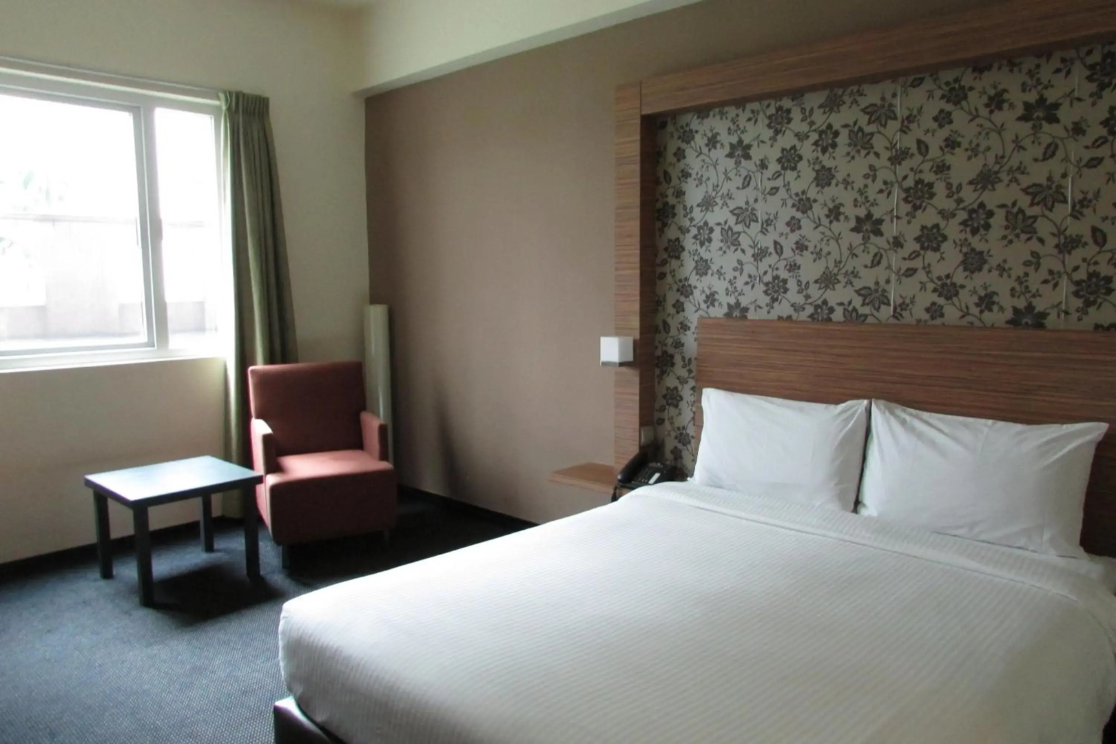 Photo - Strand Hotel