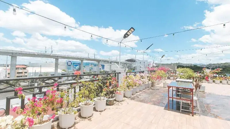 Foto - RedDoorz near LRT 2 Antipolo Station - Vaccinated Staff