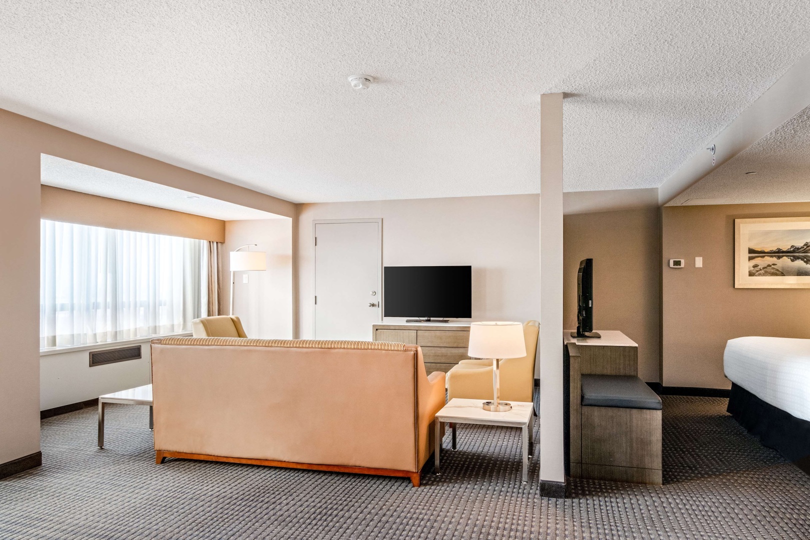 Photo - Best Western Premier Calgary Plaza Hotel & Conference Centre