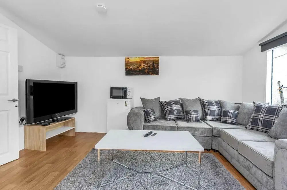 Photo - Edinburgh Guest Room