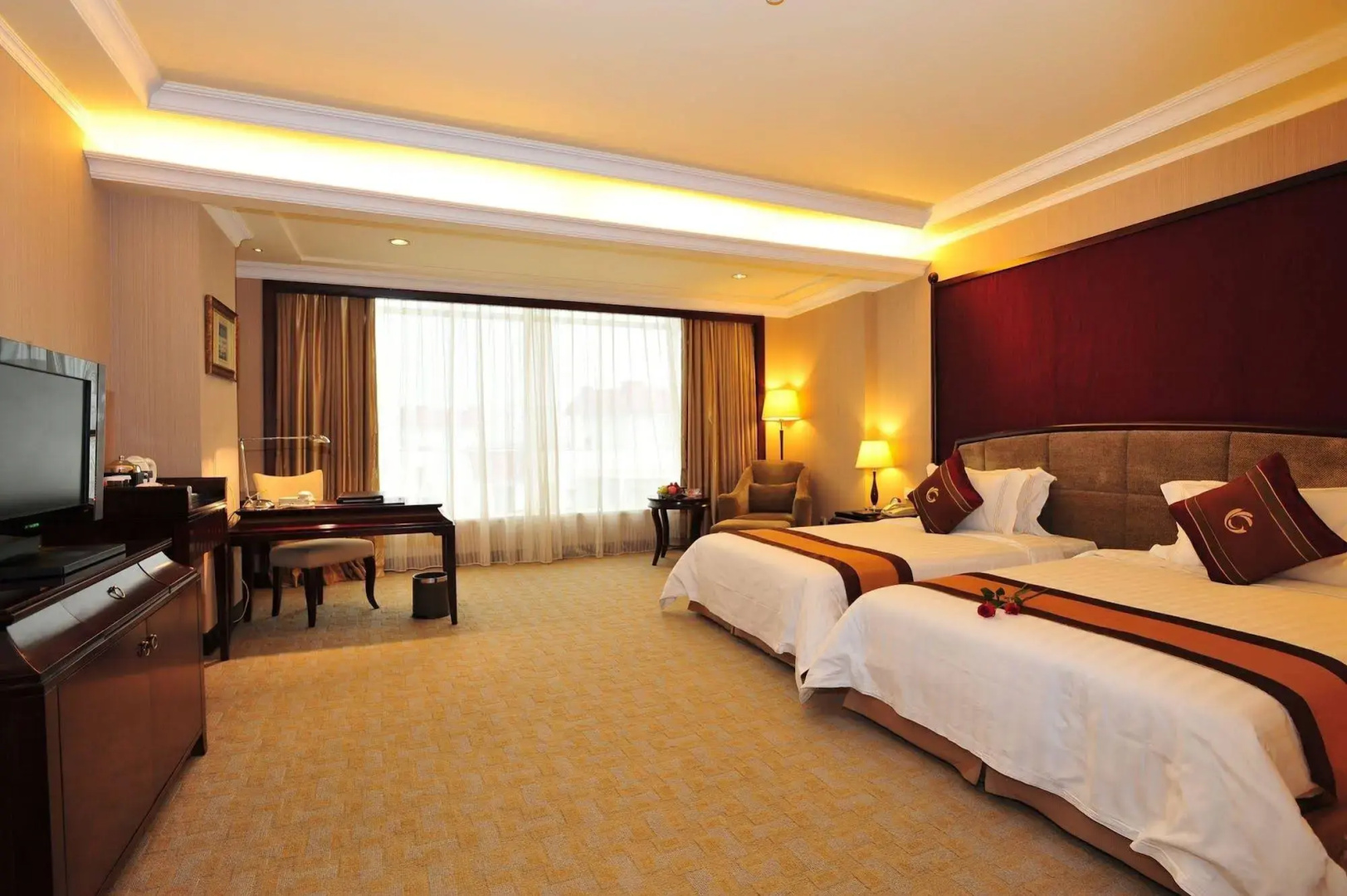 Photo - Royal Marina Plaza