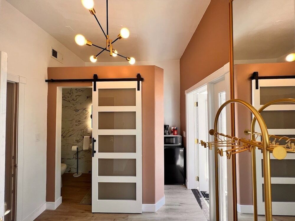 Photo - Somerset Hotel