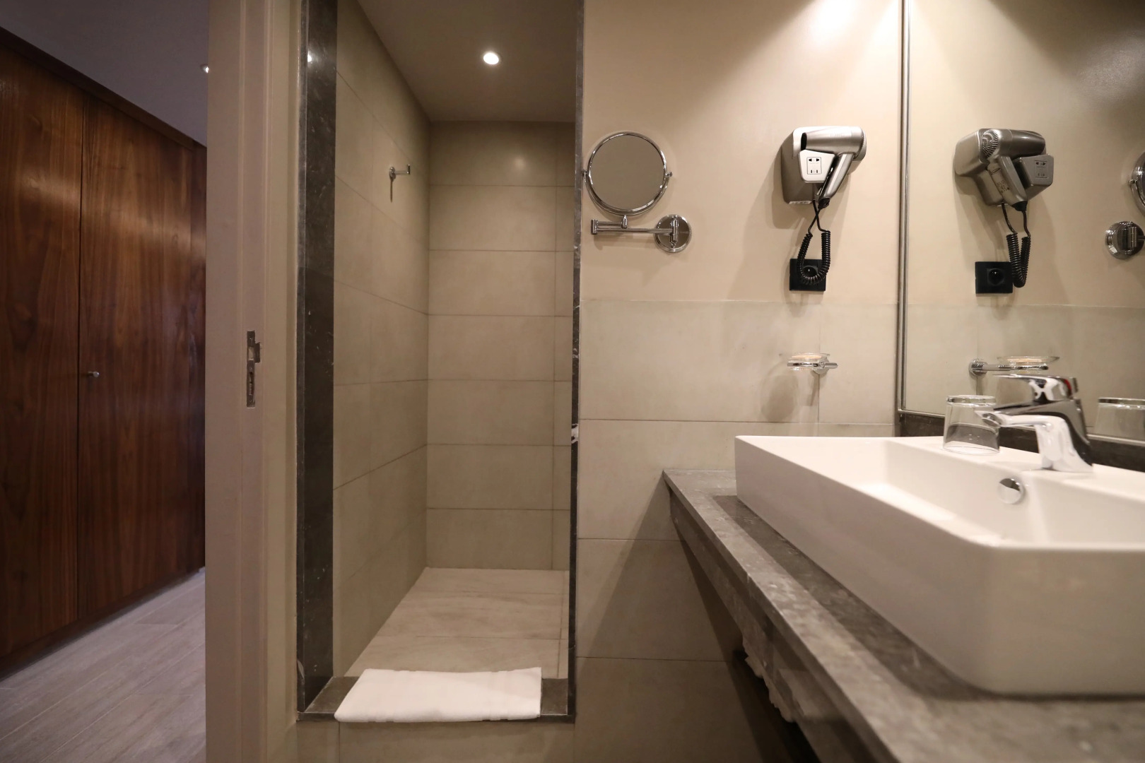 Foto - Kenzi Rose Garden