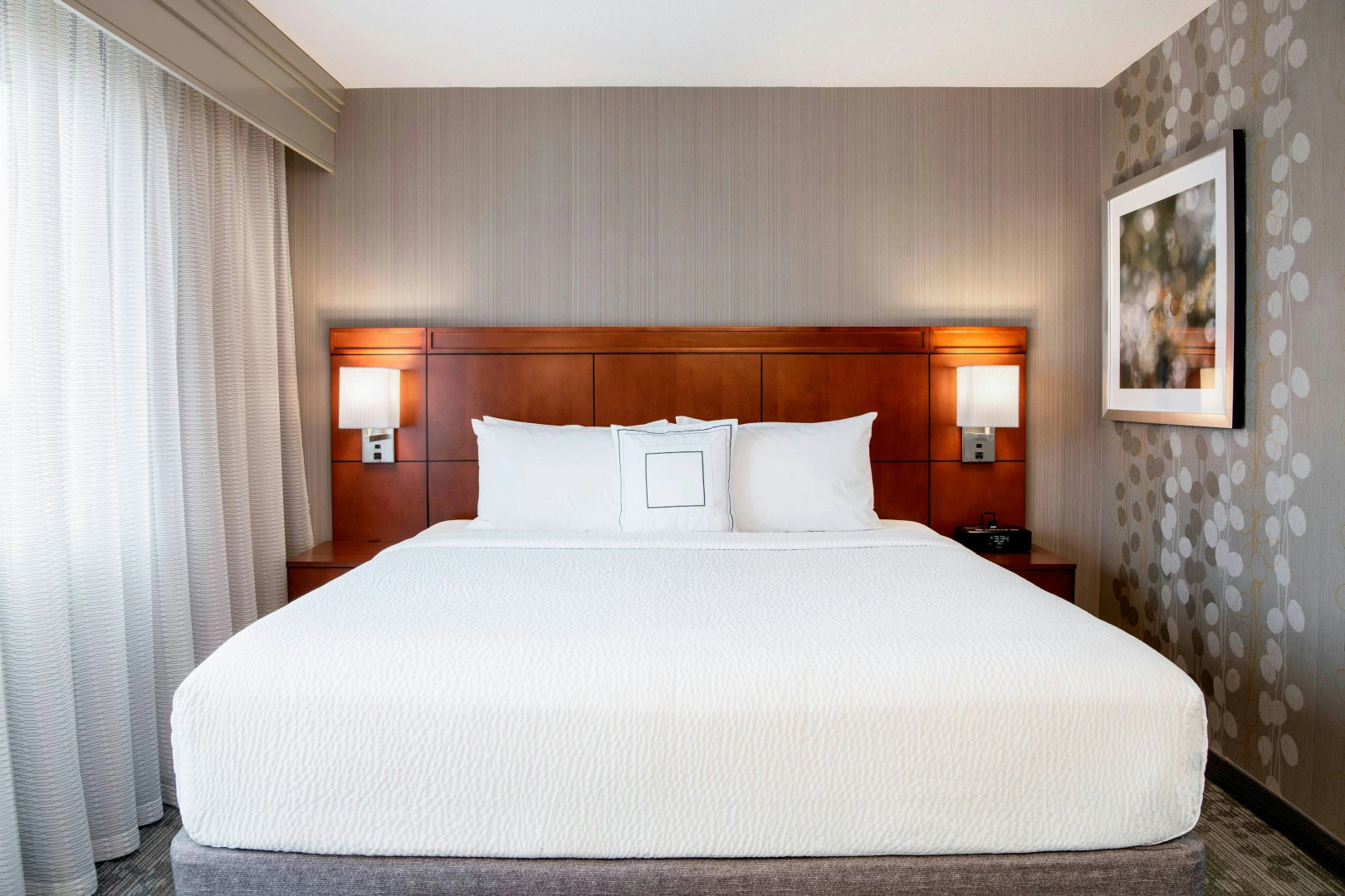 Photo - Courtyard by Marriott Edmonton West