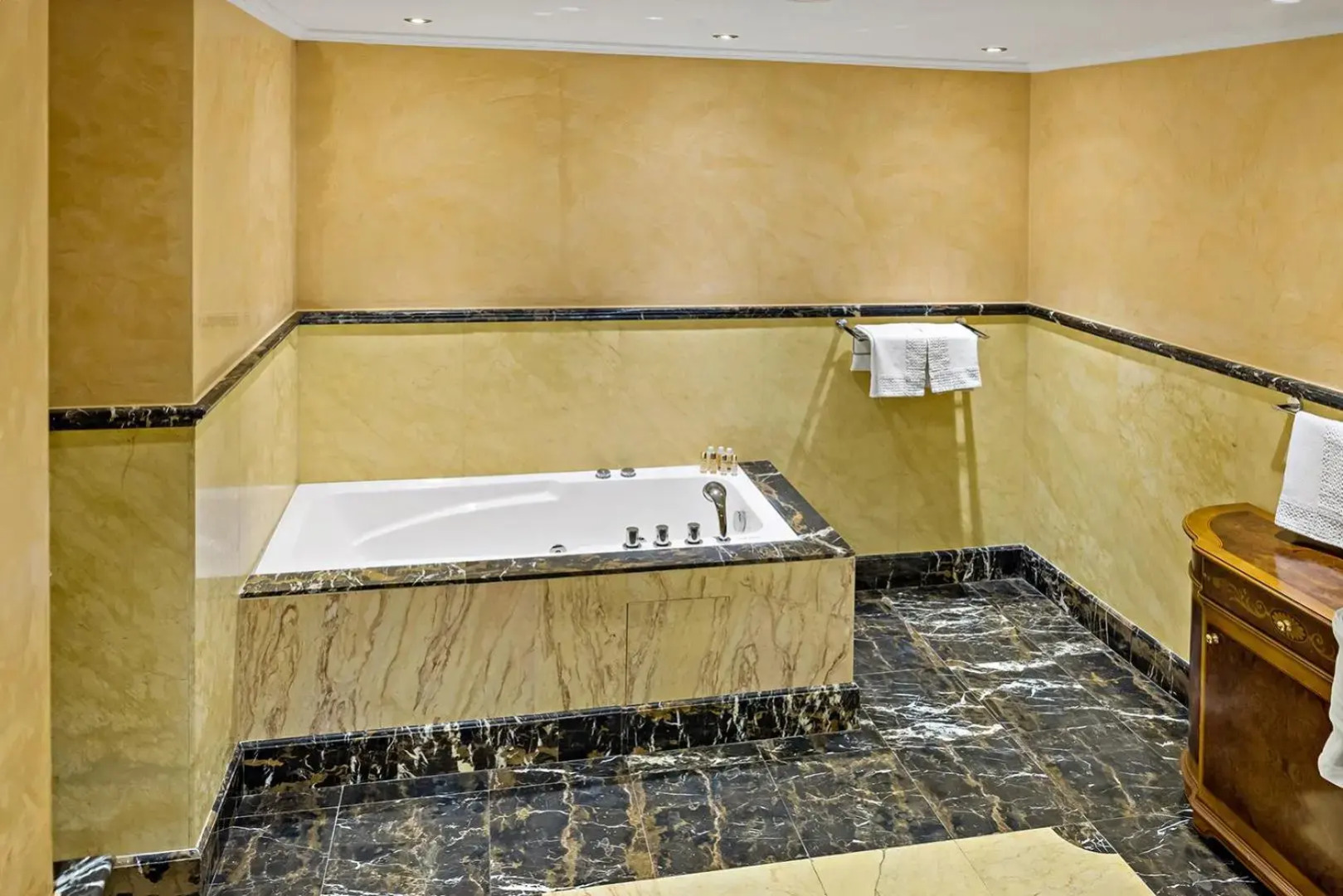 Photo - Swiss Diamond Hotel Prishtina