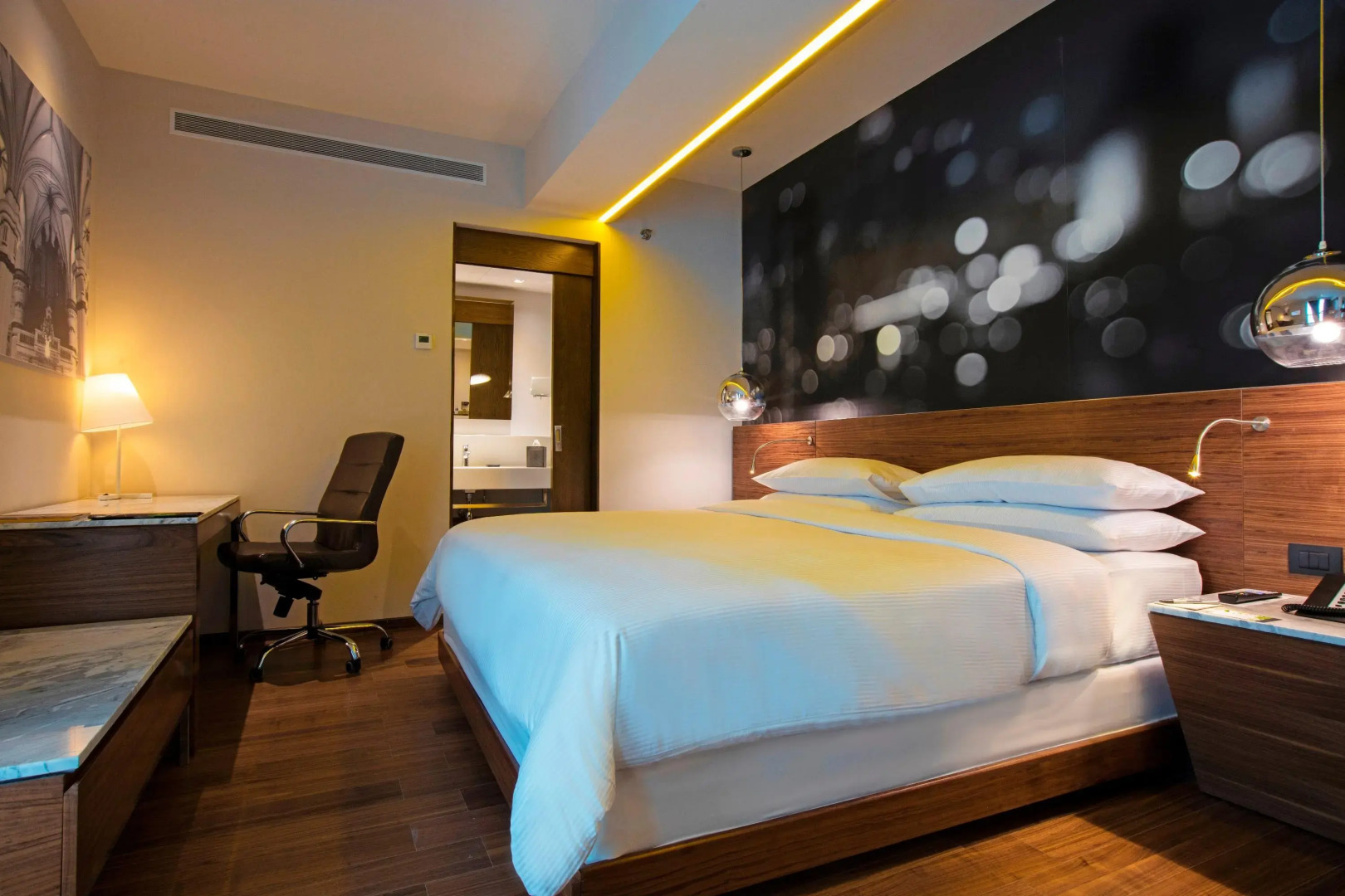 Photo - Krystal Urban Guadalajara