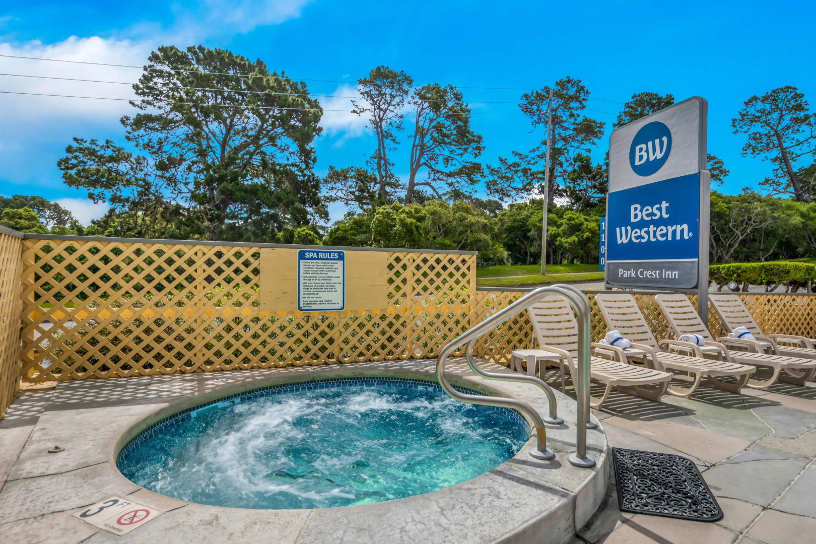 Photo - Best Western Park Crest Inn