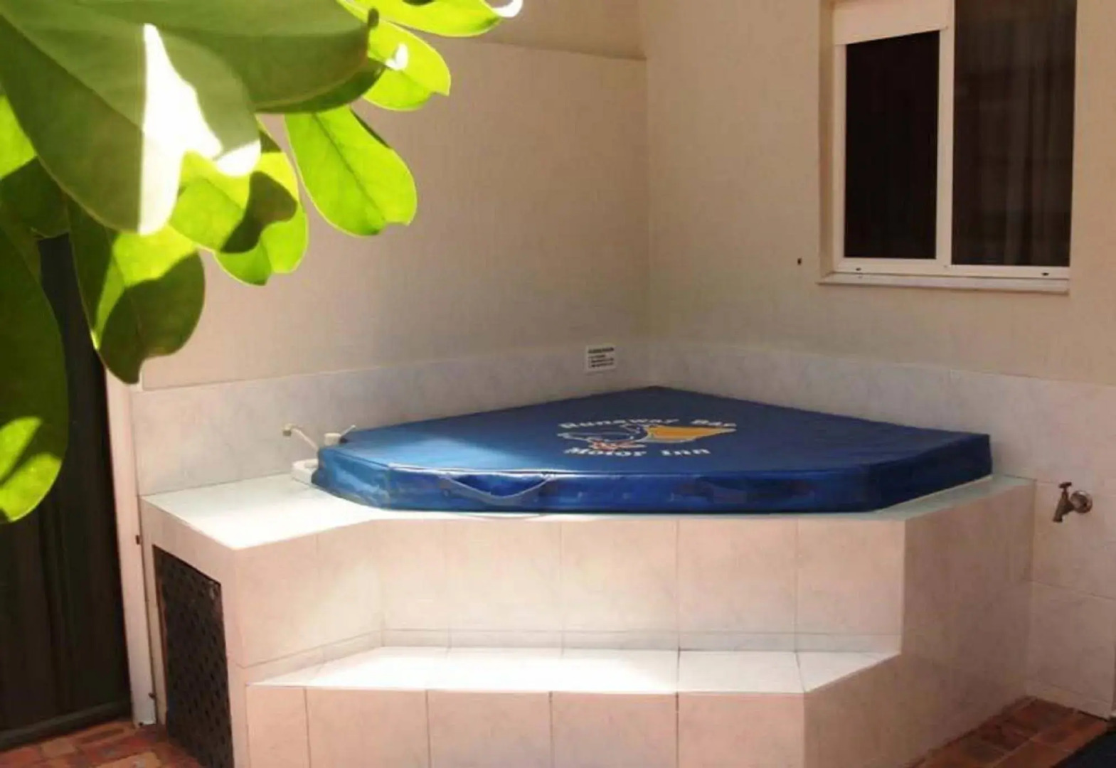 Photo - Runaway Bay Motor Inn