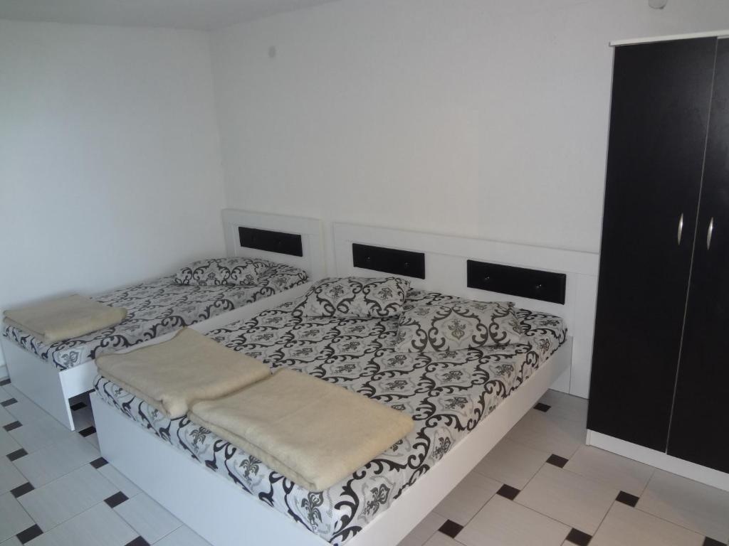 Apartments 64