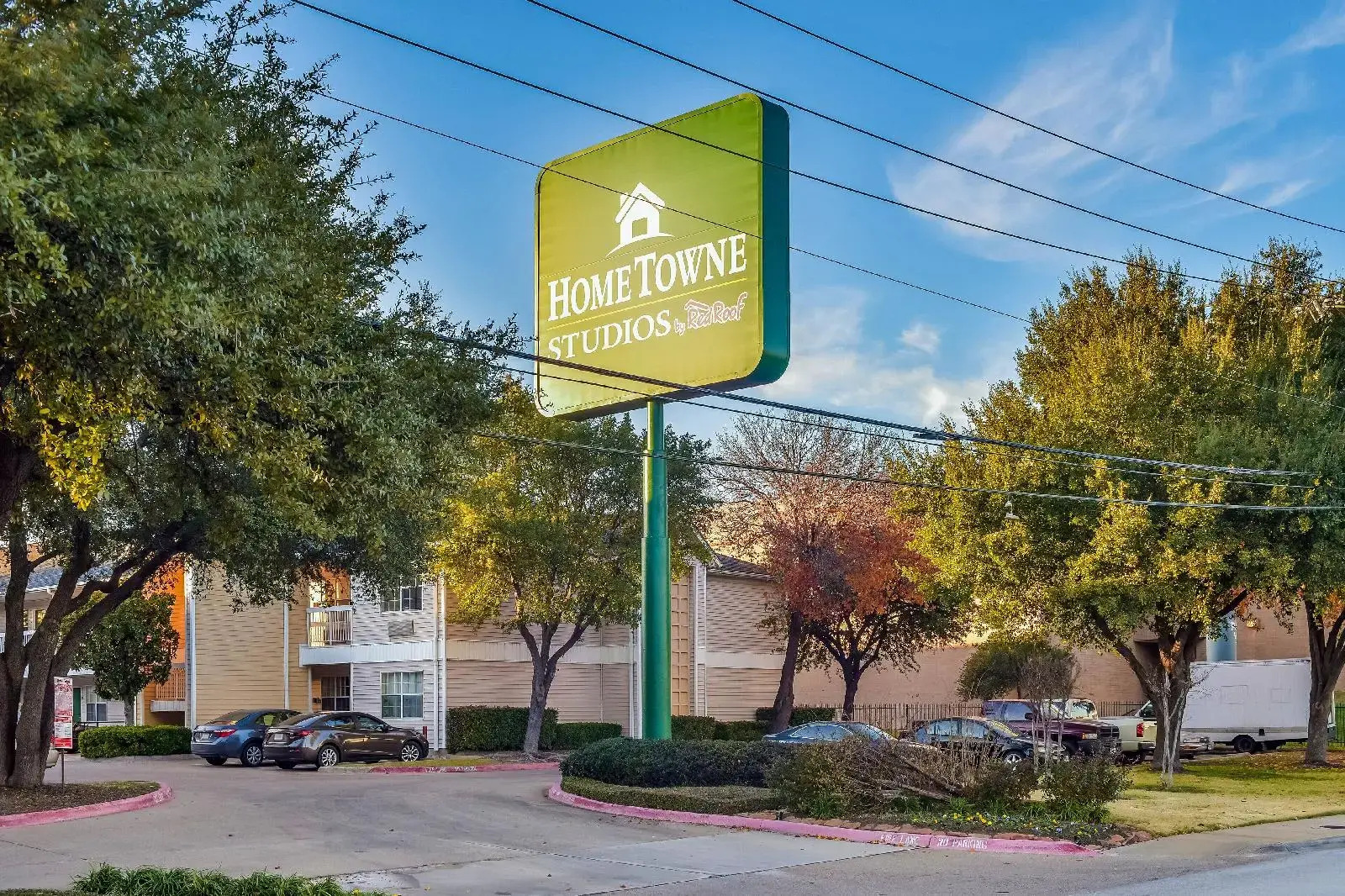 Photo - HomeTowne Studios by Red Roof Dallas - North Addison - Tollway