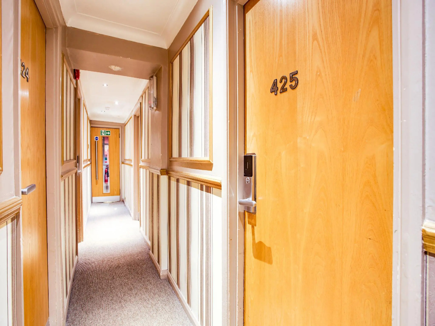 Photo - Somerset Hotel Baker Street London