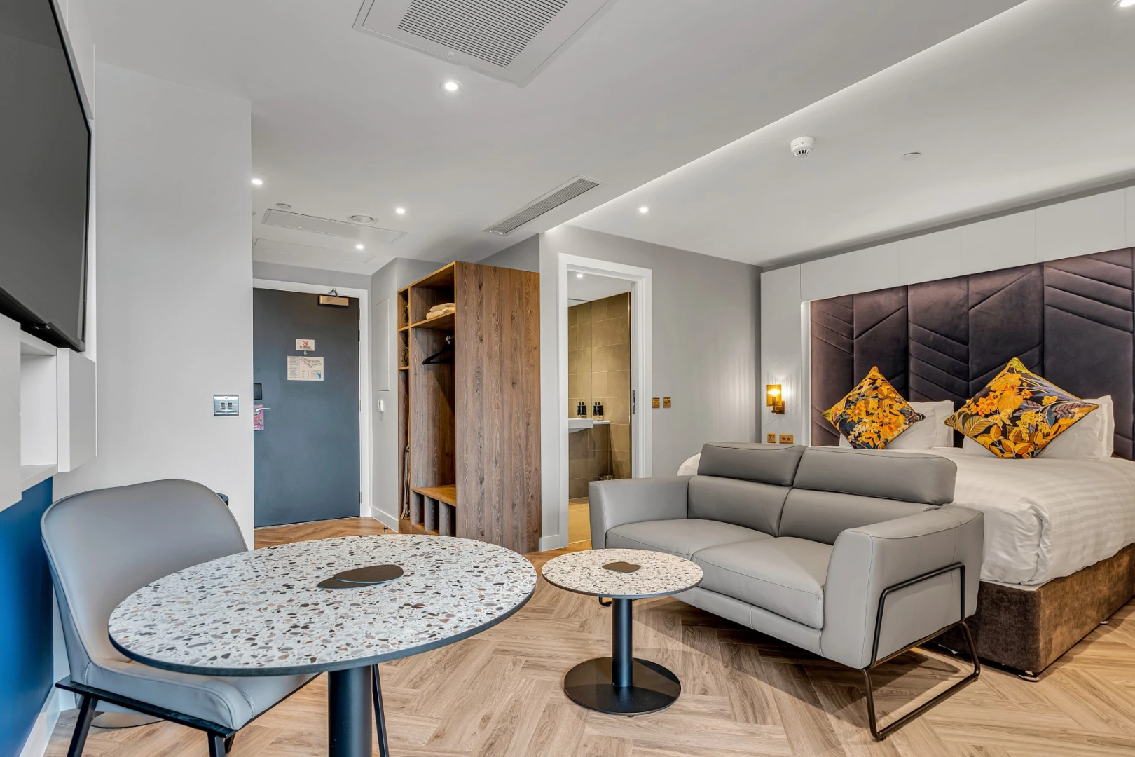 Photo - Roomzzz Edinburgh