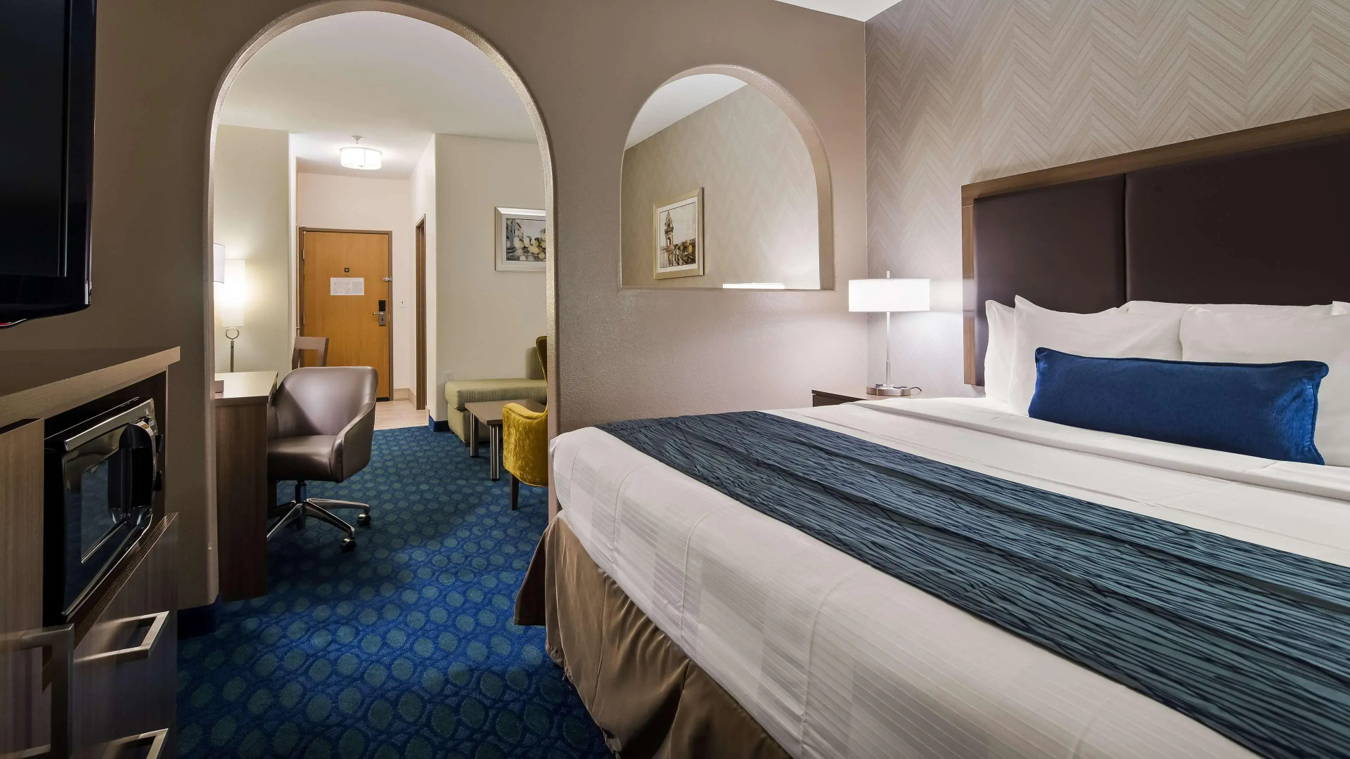 Photo - Best Western Plus Tulsa Inn & Suites