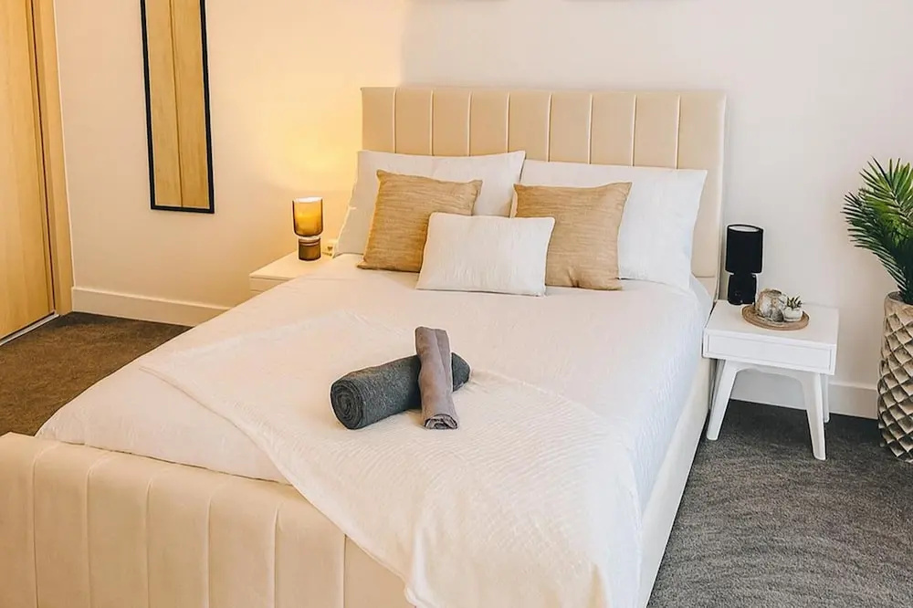 Flat - Sleeps 4 - Parking - Balcony - Pet Friendly