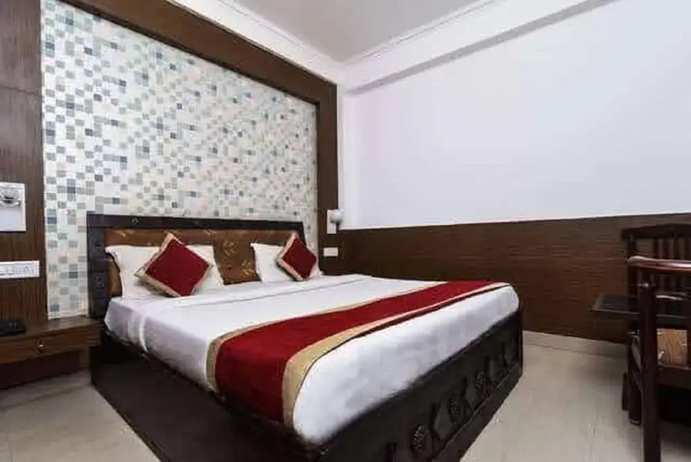 Photo - Pathway KDSON at Airport