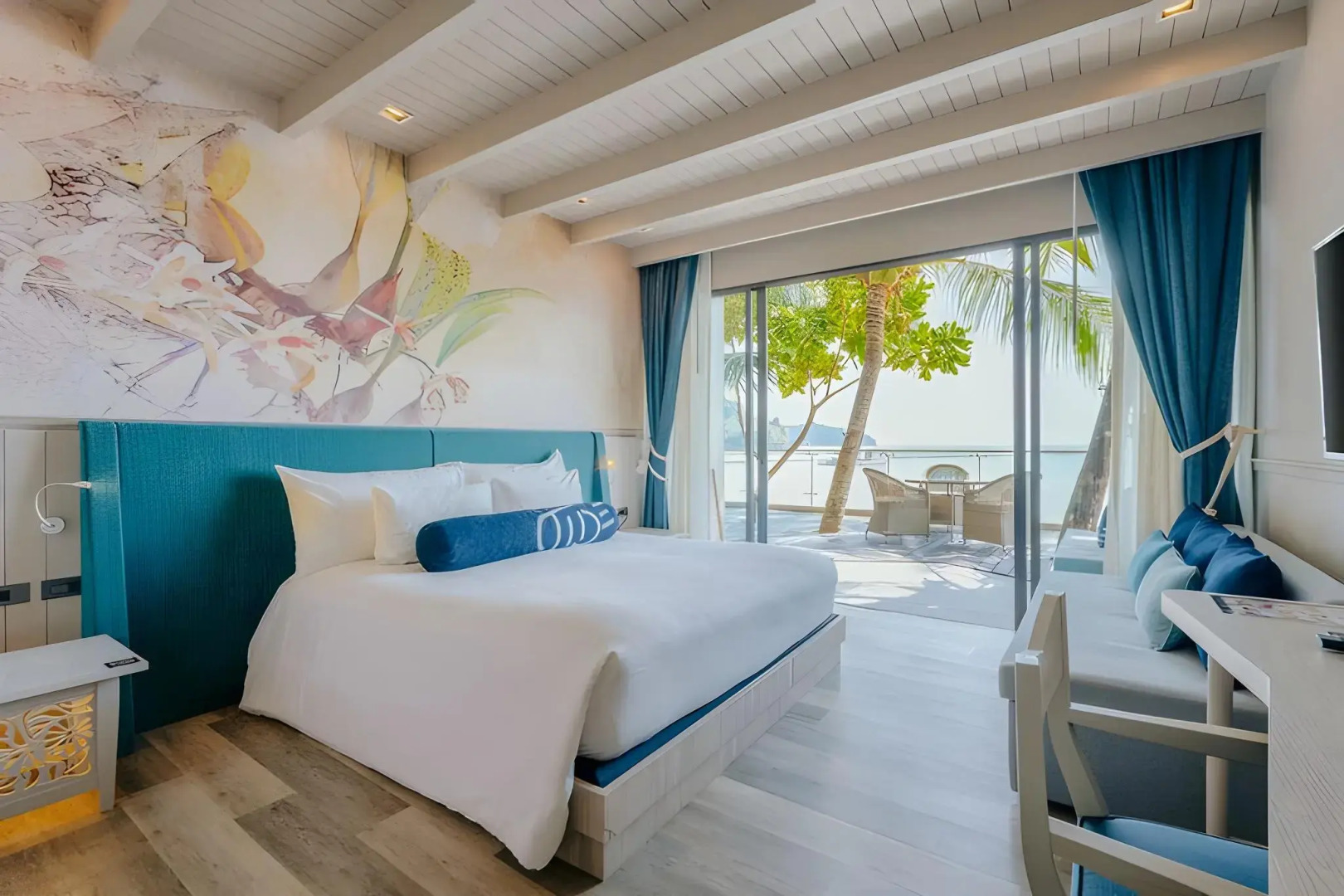 Photo - Hotel Tide Phuket Beachfront