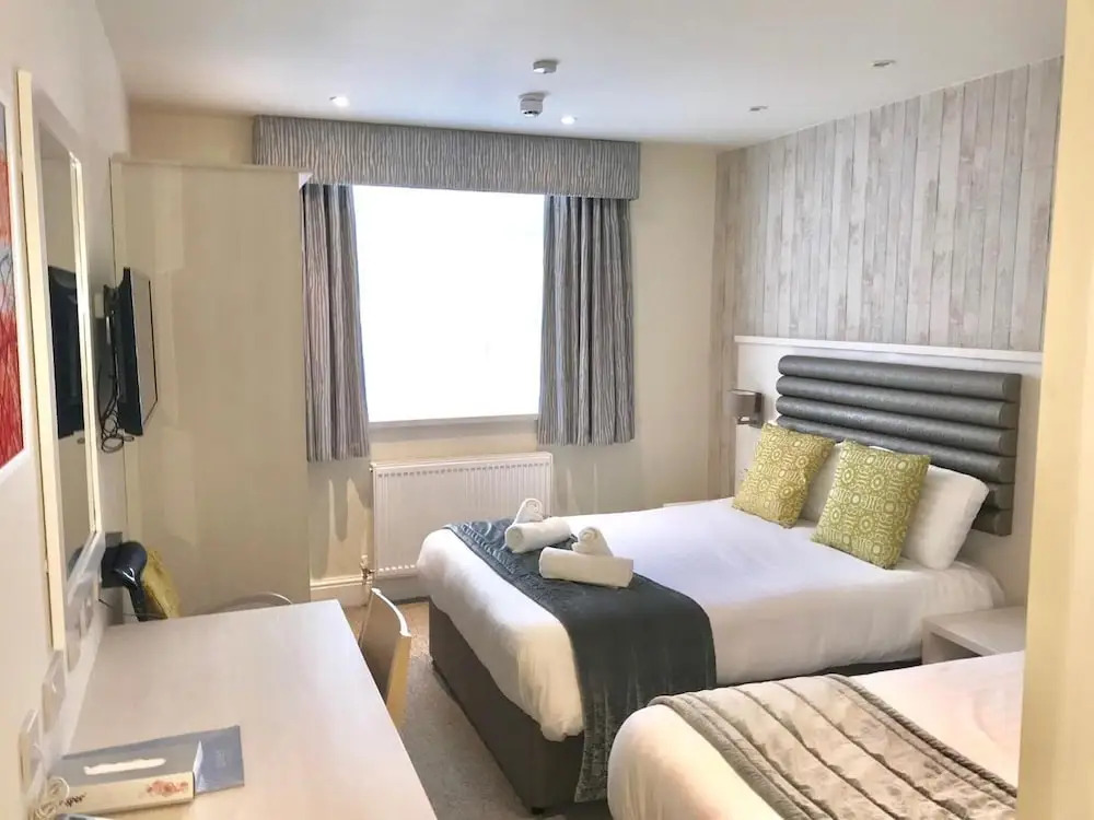 Photo - St Ives Hotel