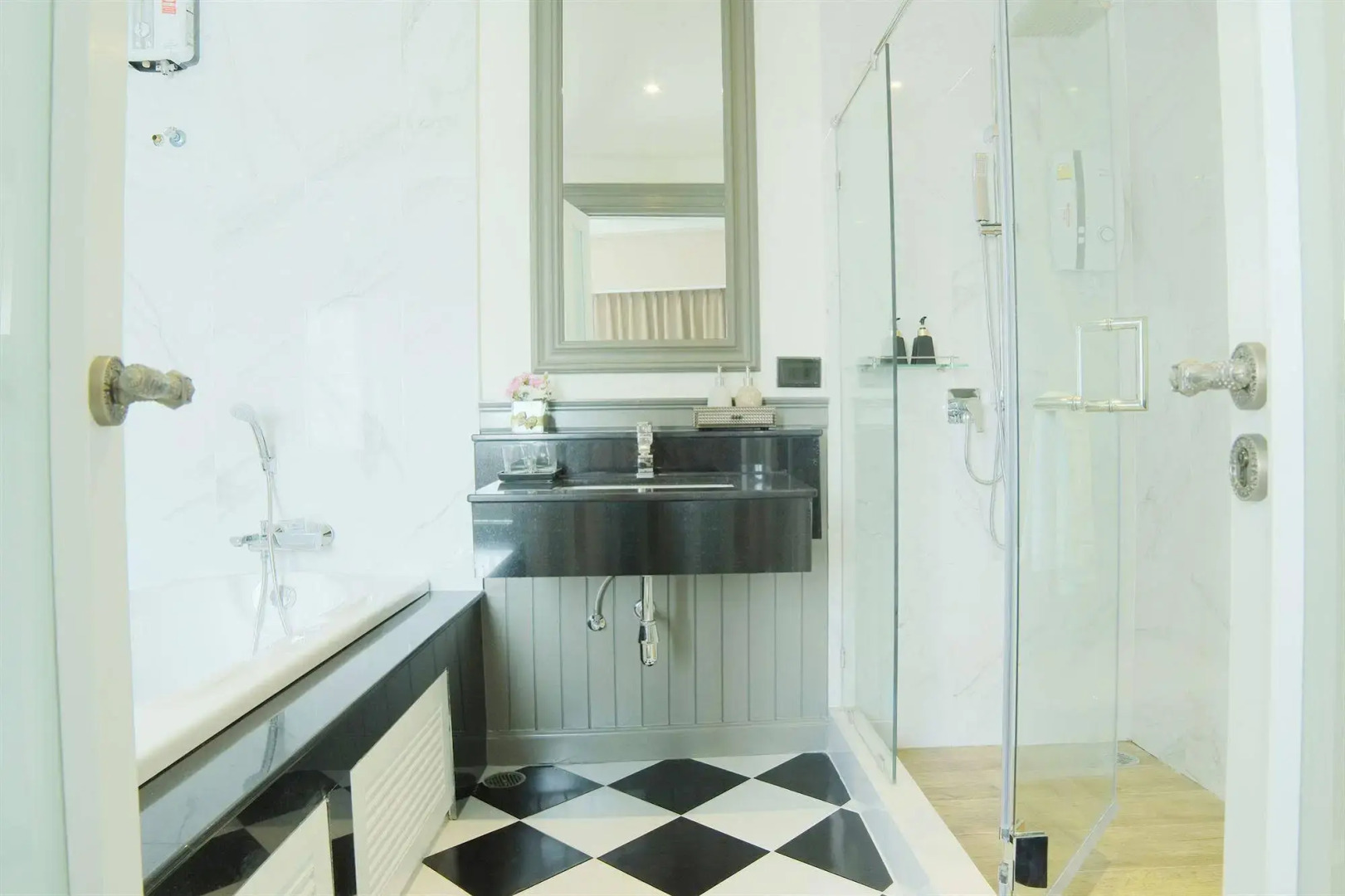 Photo - The Raya Surawong Bangkok