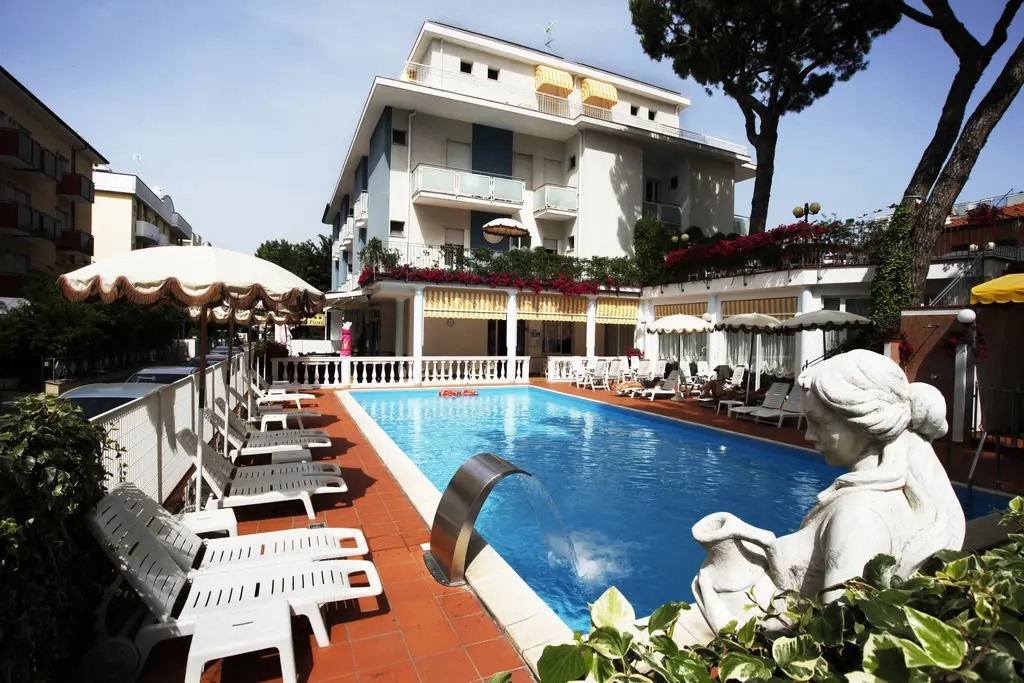 Photo - Hotel Villa dei Fiori - sul mare con piscina