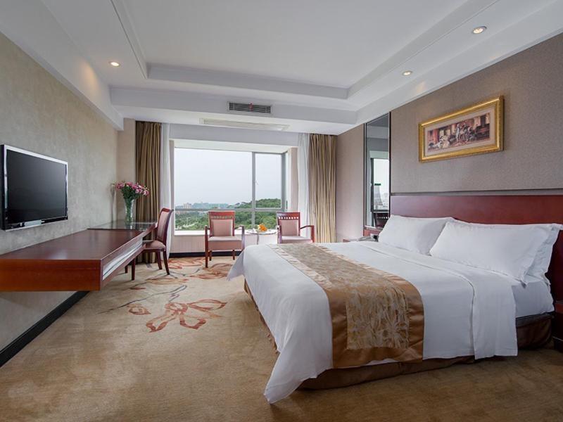 Vienna Hotel (Dongguan Houjie Dadao Branch)