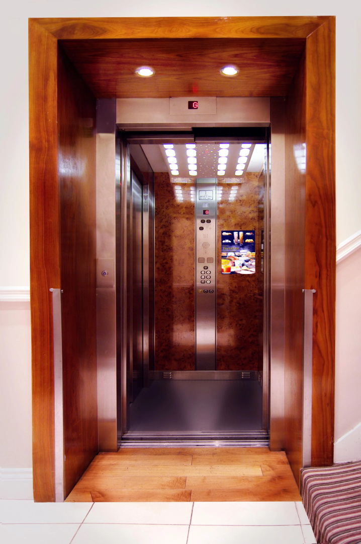 Photo - Westbury Hotel
