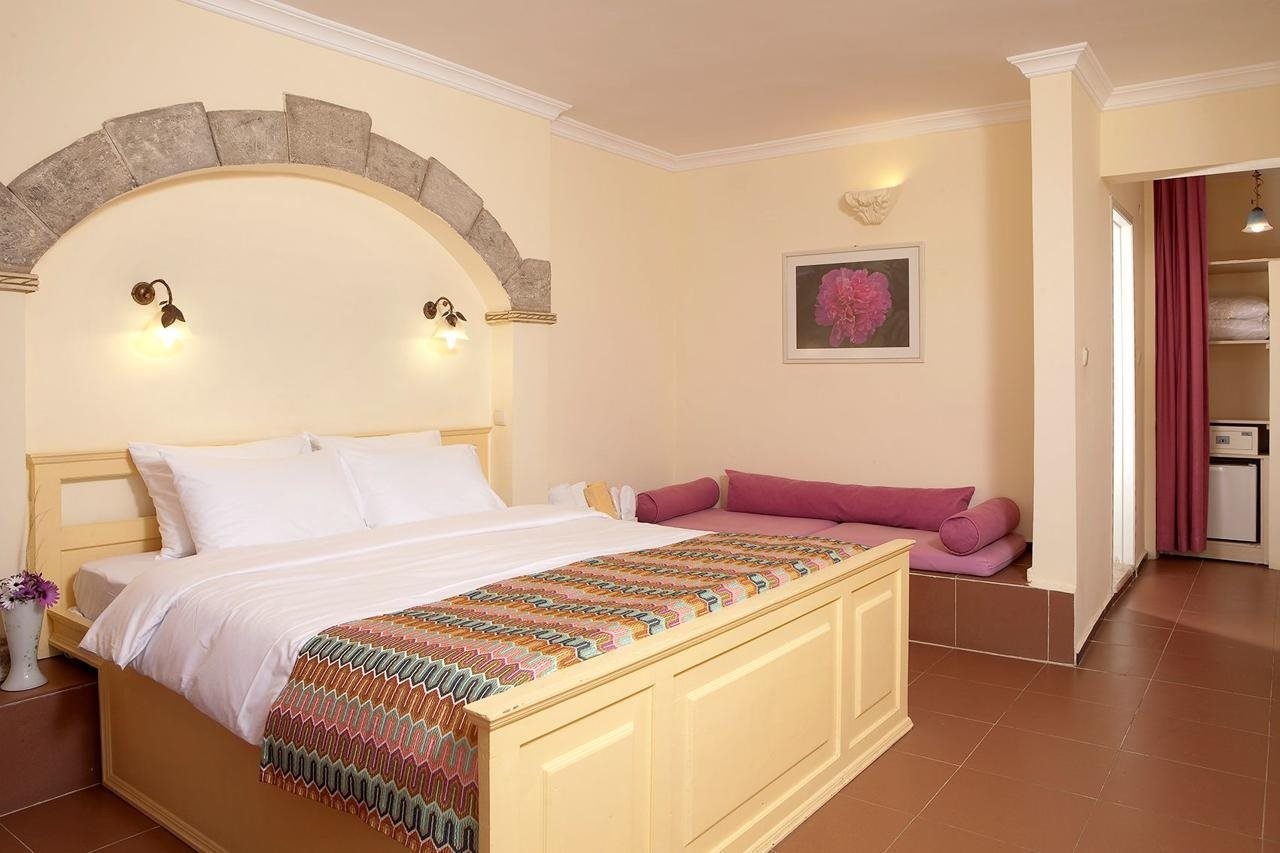 Maya Bistro Hotel Beach