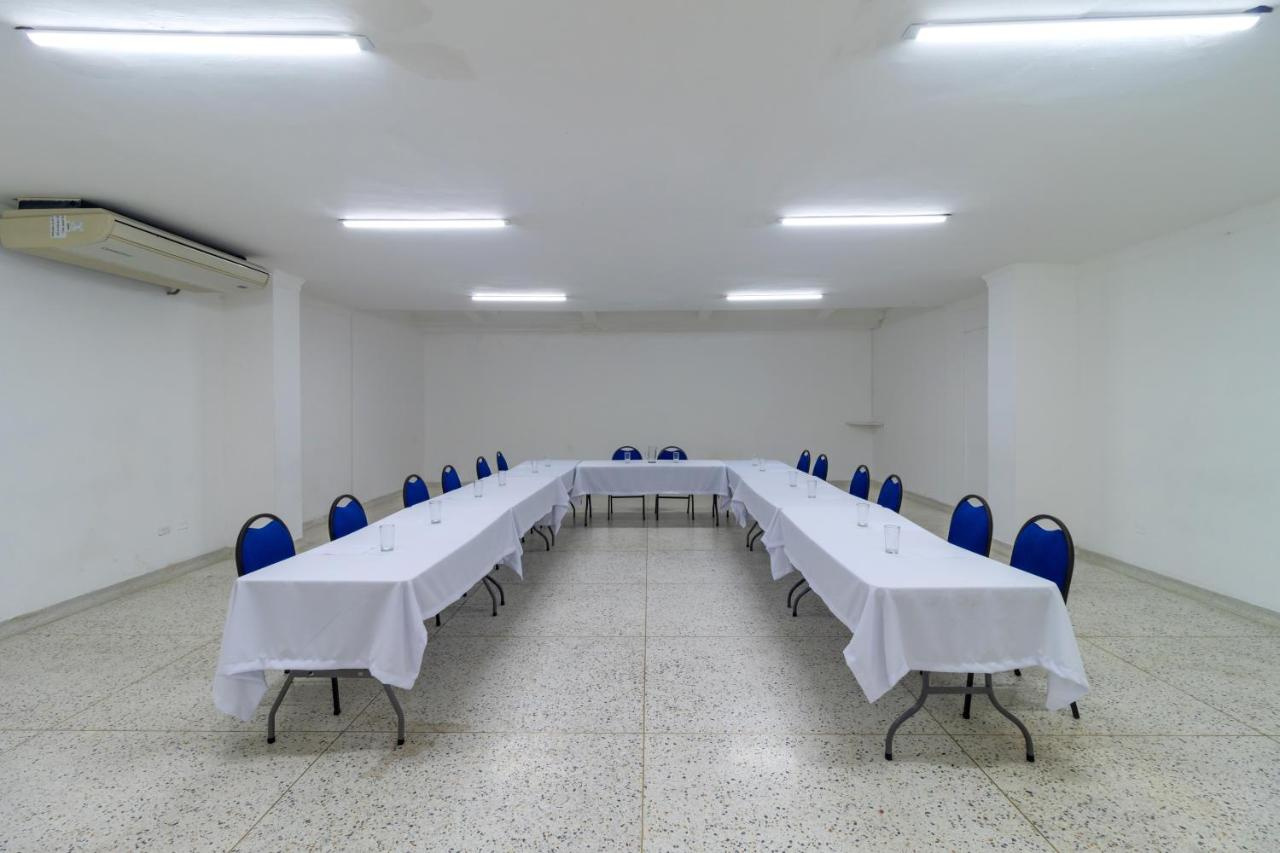 Photo - Hotel Axis Inn by Geh Suites