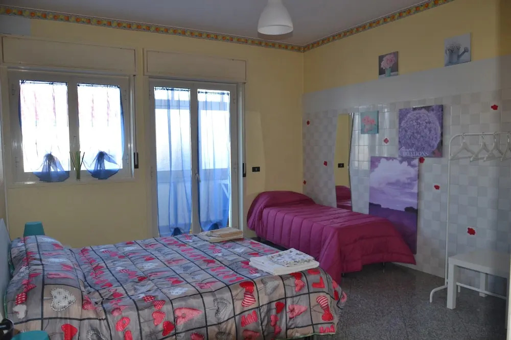 Photo - BED&FLY NEAR AIRPORT CATANIA FONTANAROSSA BAGNO PRIVATO In CAMERA