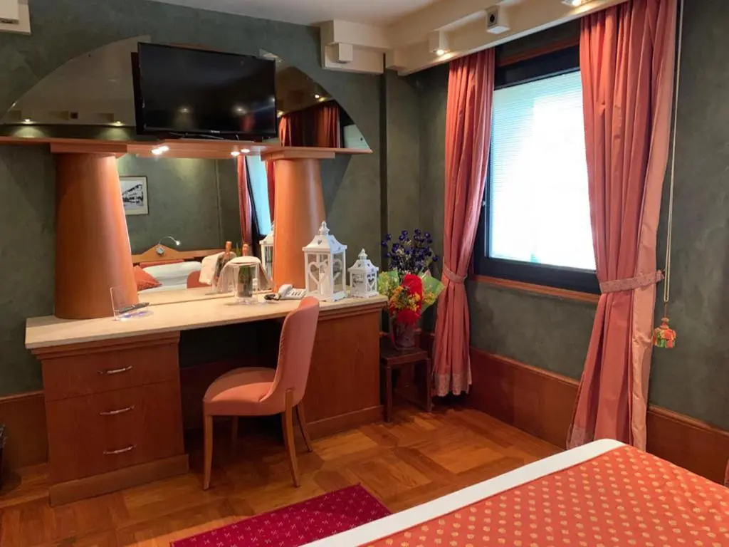Photo - HR Hotel
