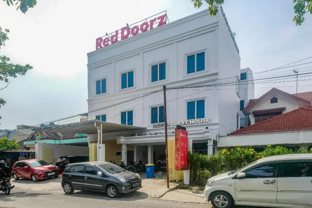 Photo - RedDoorz near Hermes Place Polonia Medan