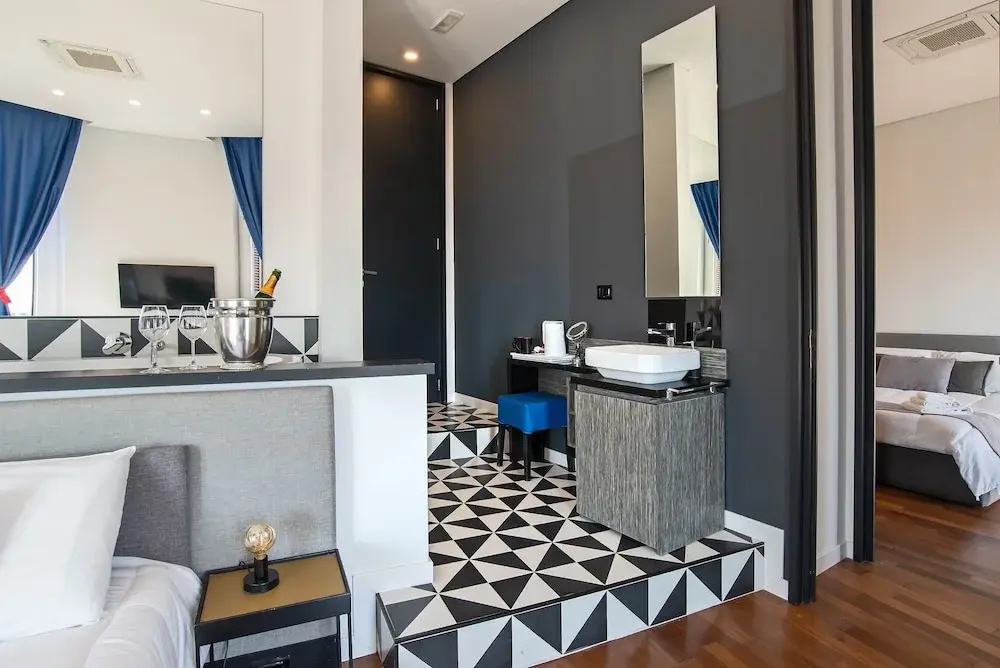 Photo - Gram Suites