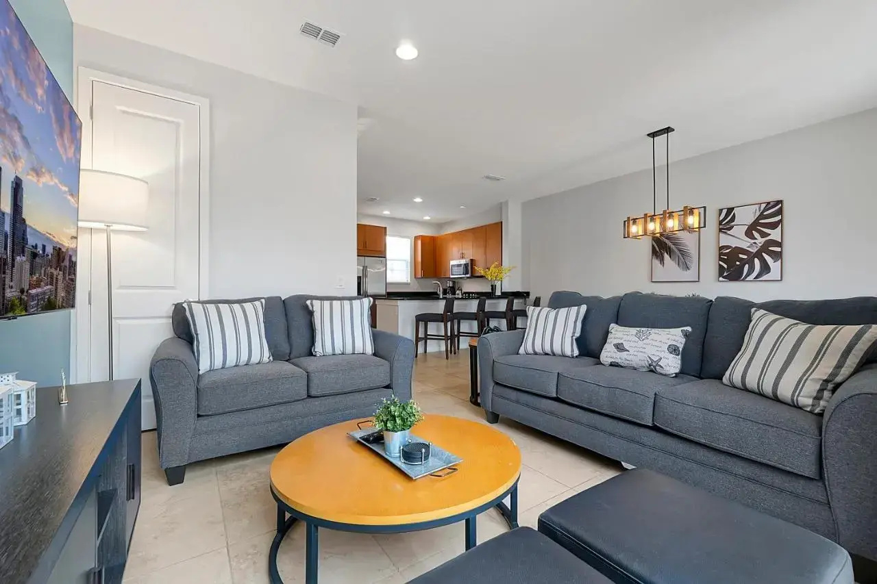Photo - Four Bedroom Townhouse in Regal Oaks at Old Town