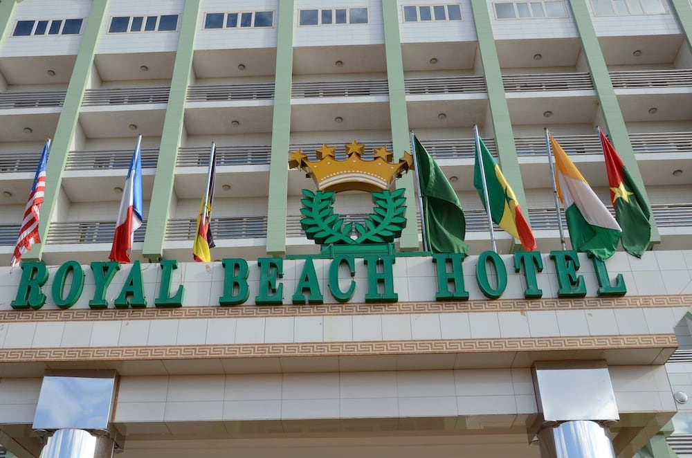 Royal Beach Hotel — фото 1